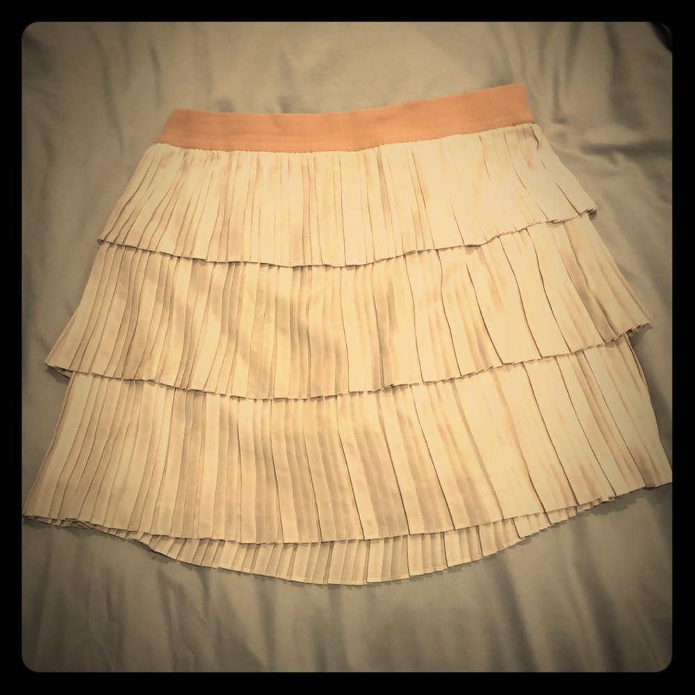 BCBG 3 tiered pleated mini skirt